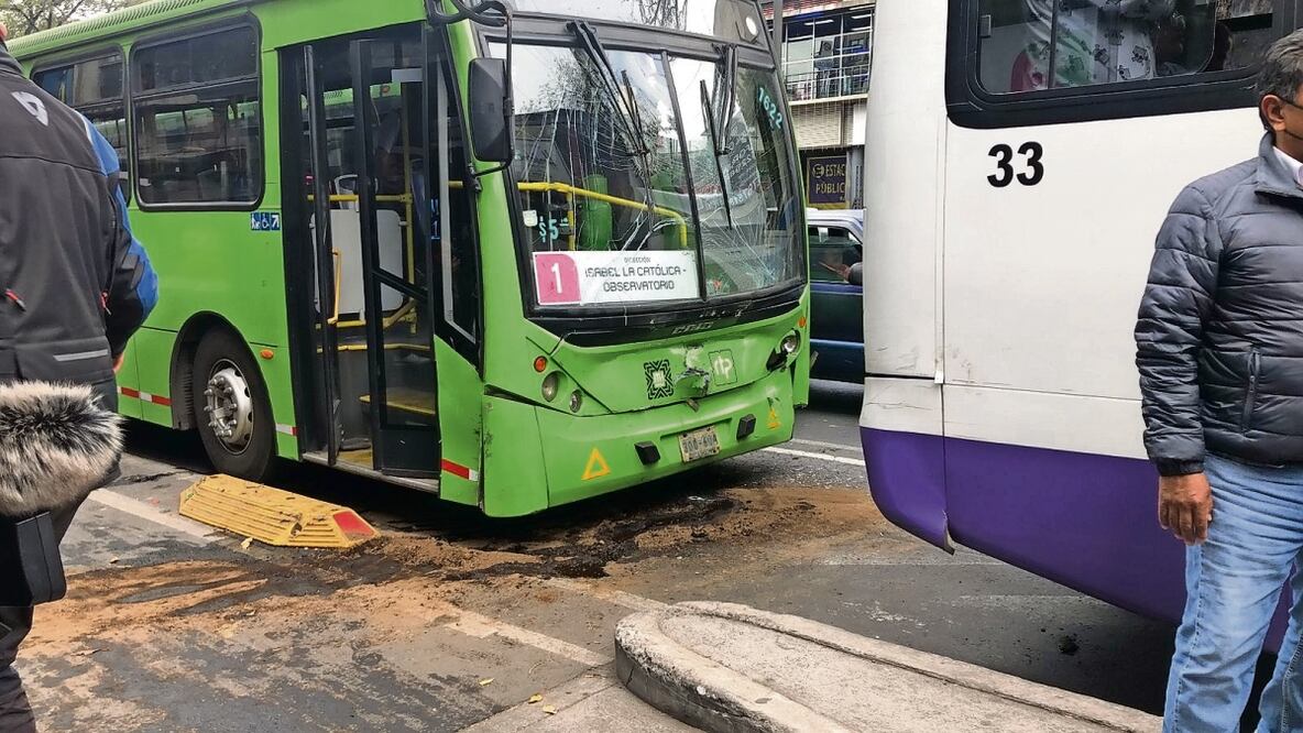 El accidente se registró entre Eje Central y Doctor Río de la Loza. Foto: Juan Carlos Williams | El Universal