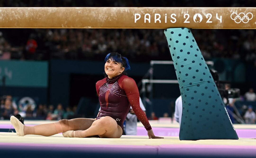 Alexa Moreno sonriendo, pese a su caída en los Juegos Olímpicos de París - Foto: AFP
