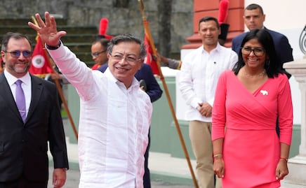 Delcy Rodríguez recibe a Gustavo Petro en Venezuela; acuerdan cooperación militar contra las "mafias"