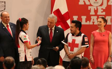 AMLO arranca colecta de la Cruz Roja