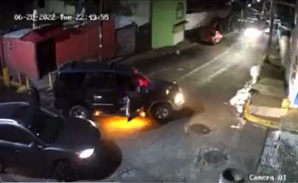 Con luces de patrulla, ladrones despojan de su vehículo a automovilista en Tlalnepantla 