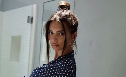 Emily Ratajkowski posa sexy con axila sin rasurar