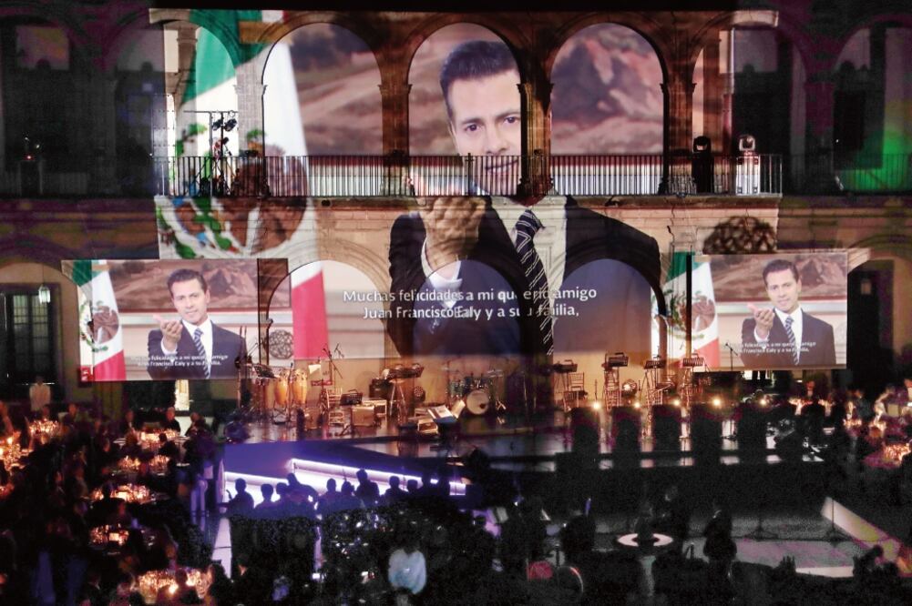 En un mensaje en video, el presidente de México, Enrique Peña Nieto afirmó que durante sus 100 años de vida EL UNIVERSAL ha sido promotor de los cambios en el país a través del esfuerzo periodístico y la constante búsqueda de innovación (IVÁN STEPHENS)