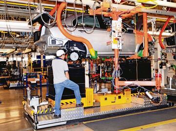 Inversión avanzó ligeramente y consumo retrocedió al inicio de 2024