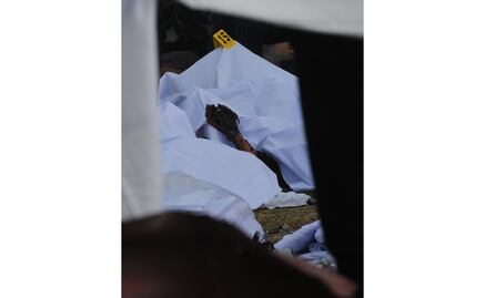 Procurador de Edomex explica proceso para identificar cadáveres de Tultepec