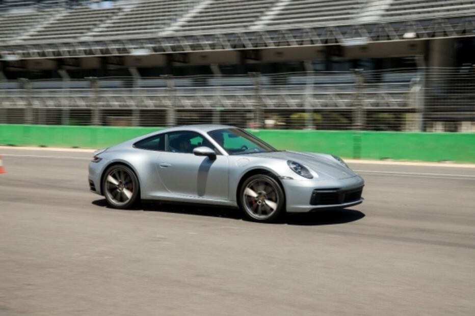 Porsche presenta la nueva generación del 911 en México