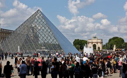 El Louvre reabre tras paro por masificación