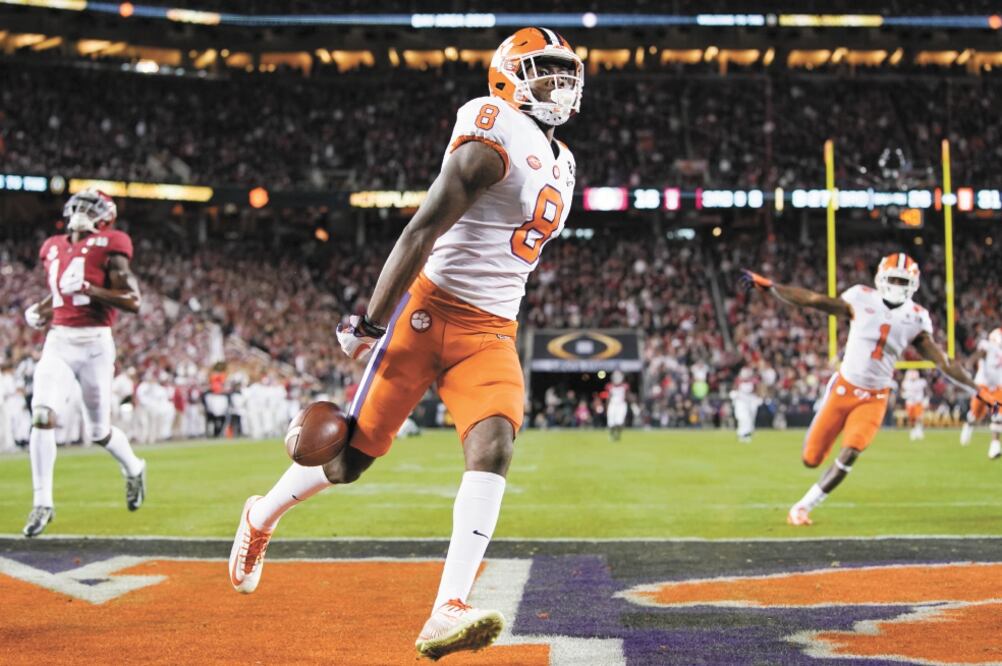 El receptor de Clemson Justyn Ross (8) sumó seis recepciones, para 153 yardas y un touchdown. KYLE TERADA. USA TODAY SPORTS