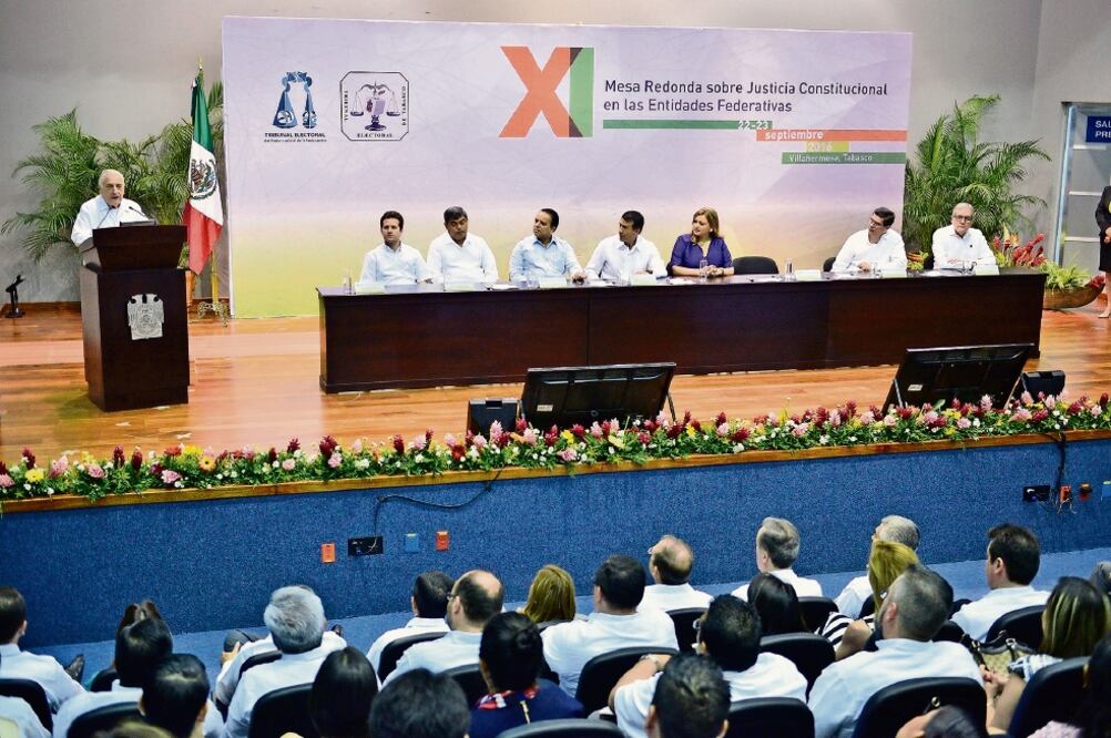 Ayer se llevó a cabo la XI Mesa Redonda sobre Justicia Constitucional en las Entidades Federativas, en Villahermosa (ARCHIVO EL UNIVERSAL)