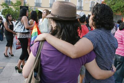Analizan que gays adopten en Campeche