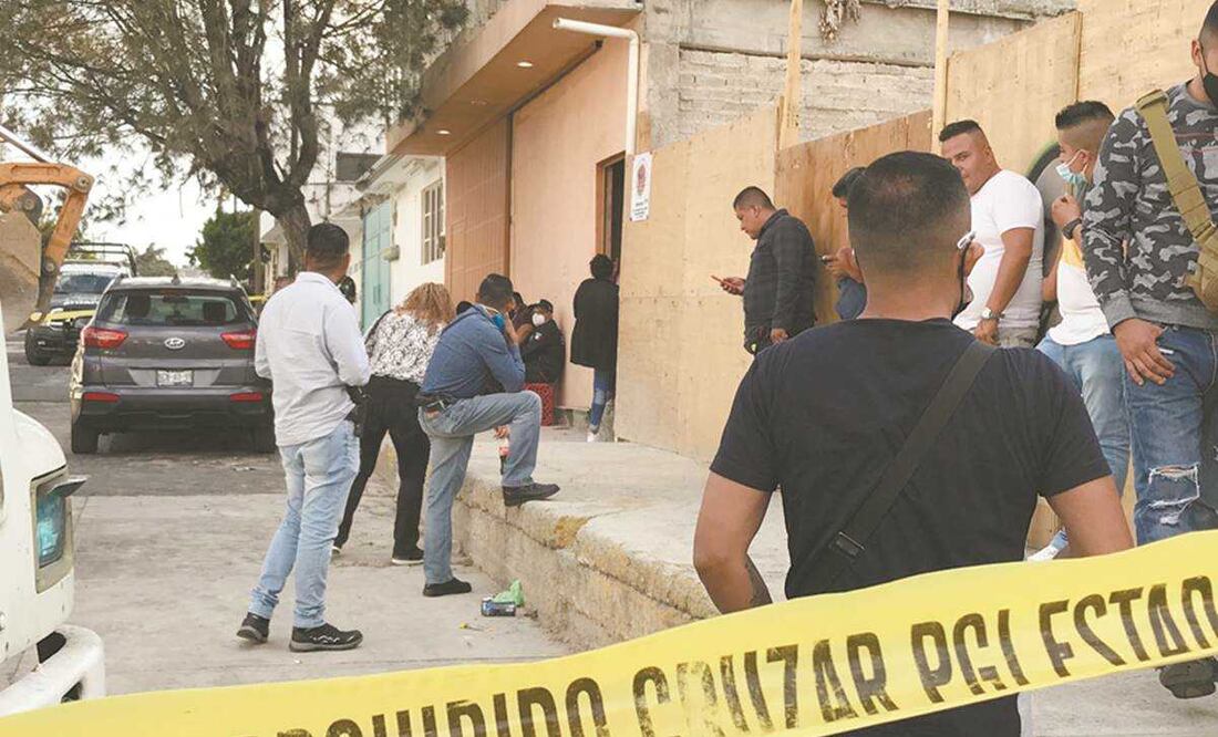 Los colonos de Lomas de San Miguel no daban crédito y estaban conmocionados por lo sucedido en la casa de Andrés “M”. Fotos: Especial.