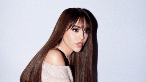 Danna Paola enciende Instagram con vestido de llamas