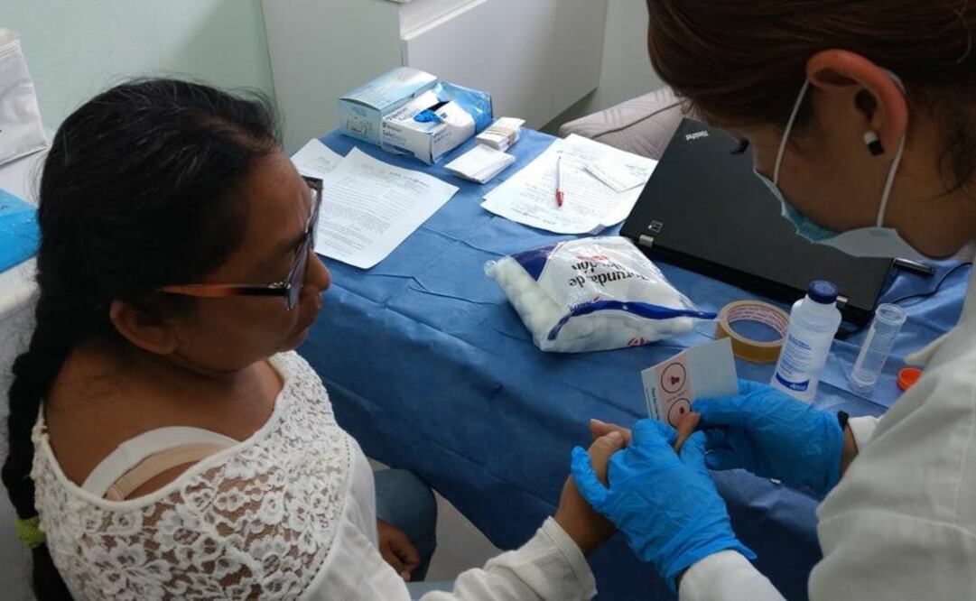 Ana Lilia Cupul Andueza, ama de casa, fue de las primeras en dar una muestra de ADN a la Policia Federal con la esperanza de encontrar a su padre extraviado. Foto: Cuauhtémoc Moreno Cabrera / EL UNIVERSAL