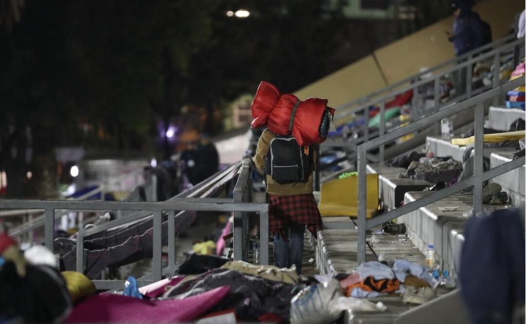 Esta madrugada, miles de migrantes se fueron del Estadio Jesús Martínez “Palillo”. Foto: Valente Rosas/EL UNIVERSAL