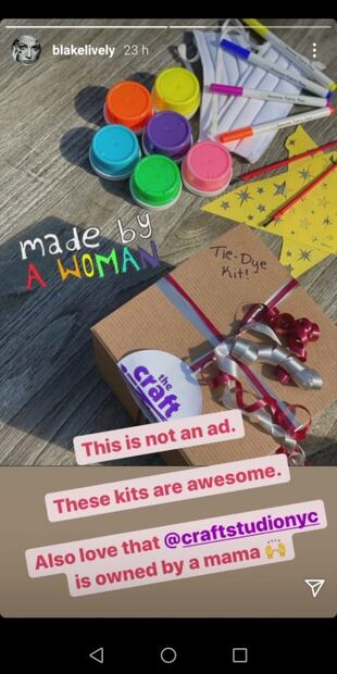 Blake Lively y Ryan Reynolds usan tiernos cubrebocas decorados por sus hijos 