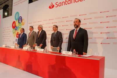 Empresarios, banqueros y universidades respaldan a Graue