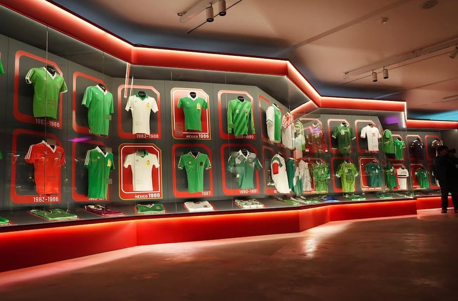 El Museo Yancuic exhibe una muestra con artículos de leyendas del fútbol. Foto: Instagram @turismo_cdmx_