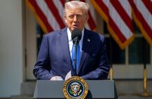 Trump anuncia reducción de precios de medicamentos de hasta 80% en EU; advierte que costos aumentarán "en todo el mundo para igualar"