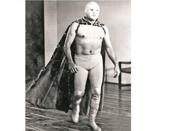El Santo lucha de nuevo en cine