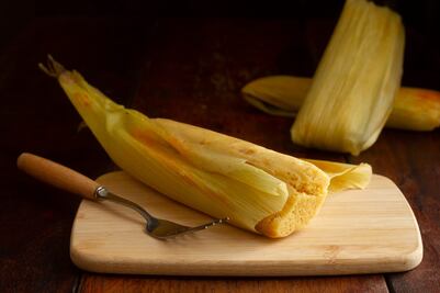 Haz tamales de ate con queso para el antojo
