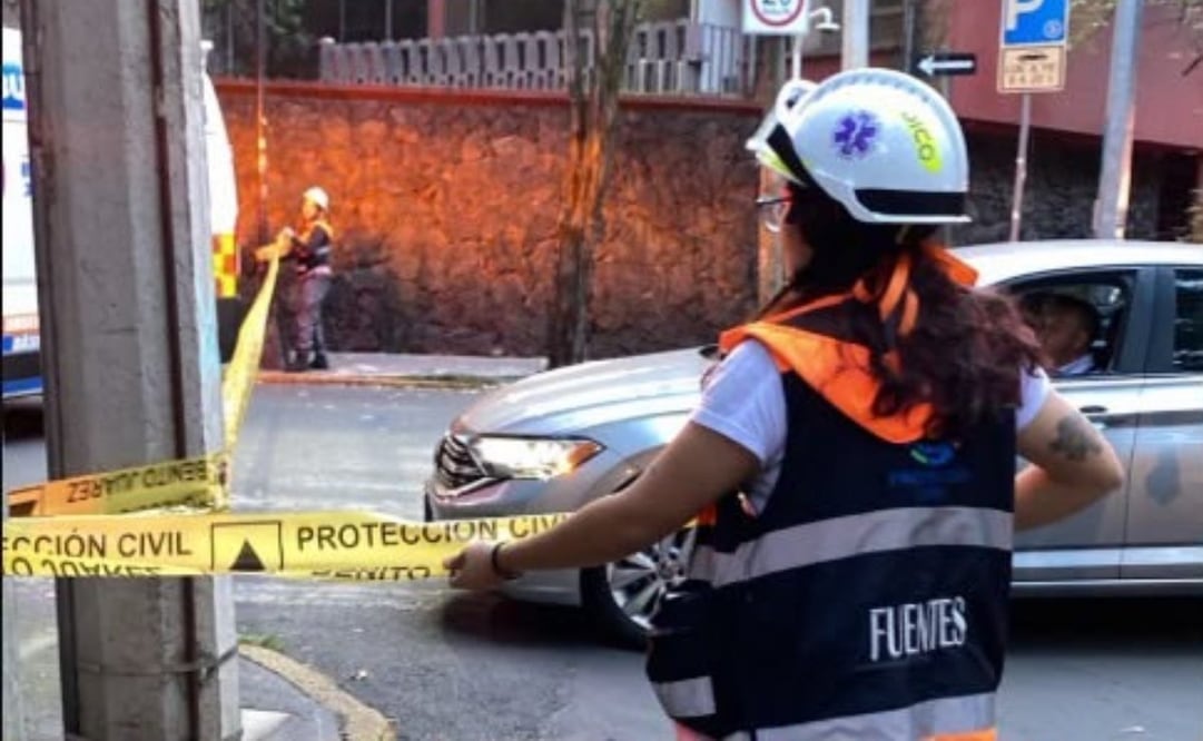 Conato de incendio en primaria de La Salle moviliza a cuerpos de emergencia; no hay lesionados.
Foto: Especial.
