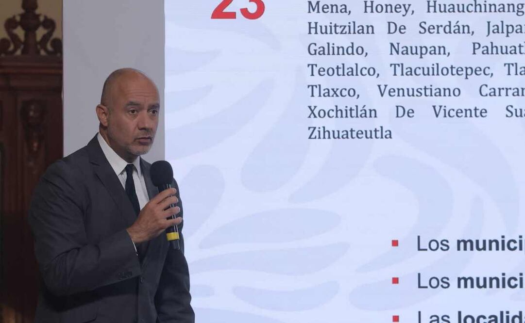 Jesús Esteva, titular de la Secretaría de Infraestructura, Comunicaciones y Transportes (SICT), durante la mañanera del 16 de octubre del 2025. Foto: Gabiel Pano / EL UNIVERSAL.