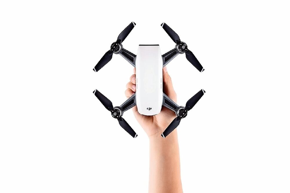 El Spark puede ser contro lado con una mano. (CORTESÍA)