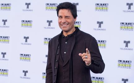 Tiktoker engaña a su mamá con ir a ver a Chayanne... y la lleva a vacunarse contra COVID-19