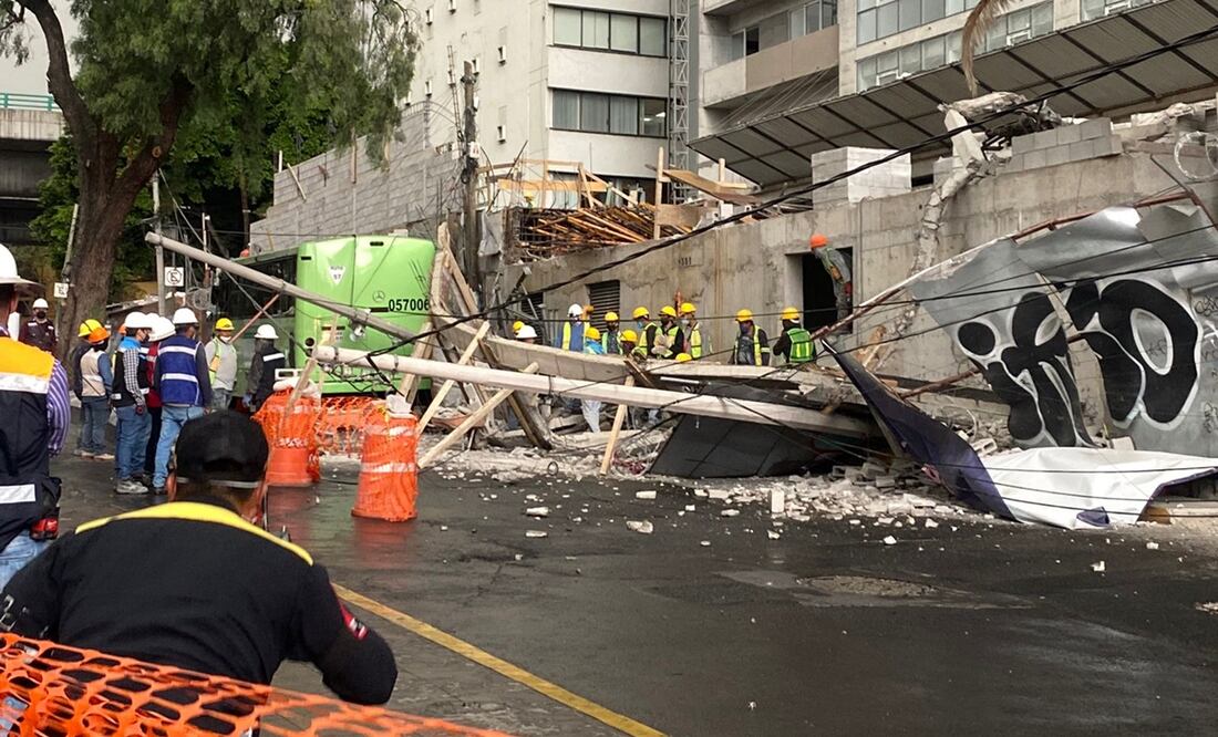 Los hechos ocurrieron cerca de las 15:30 horas sobre la calle Cóndor y avenida Revolución, colonia Los Alpes. Foto: Salvador Corona / EL UNIVERSAL
