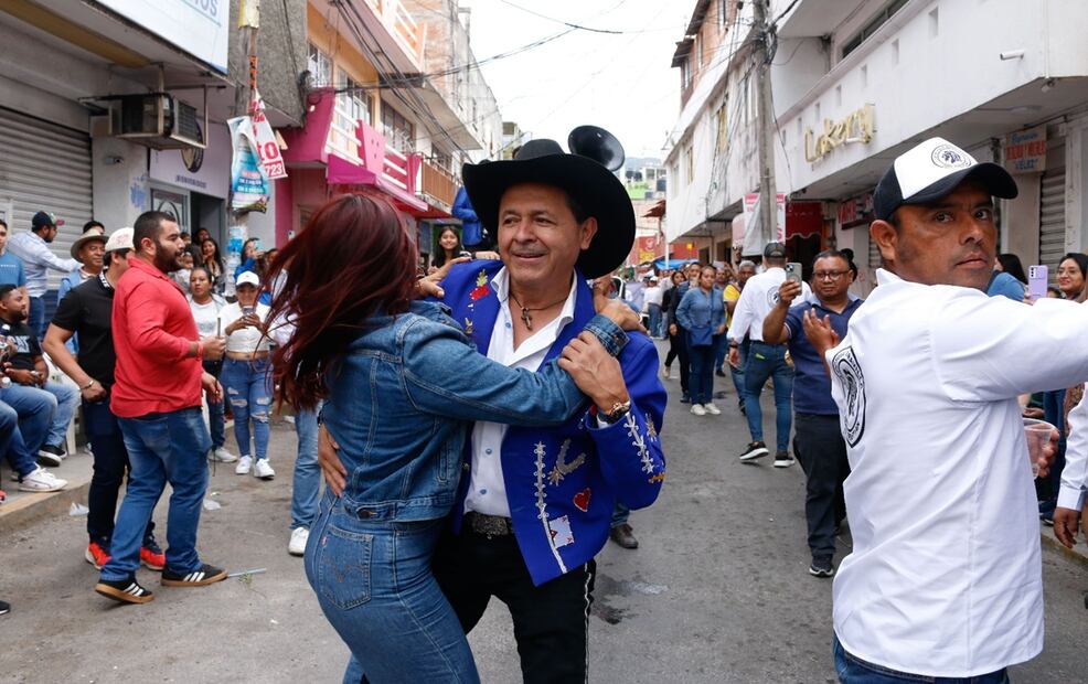 La Feria de San Mateo Navidad y Año Nuevo de Chilpancingo da inicio y apertura a las festividades con el tradicional Paseo del Pendón por las calles de la capital del estado. Foto: Cuartoscuro.com  archivo/EL UNIVERSAL