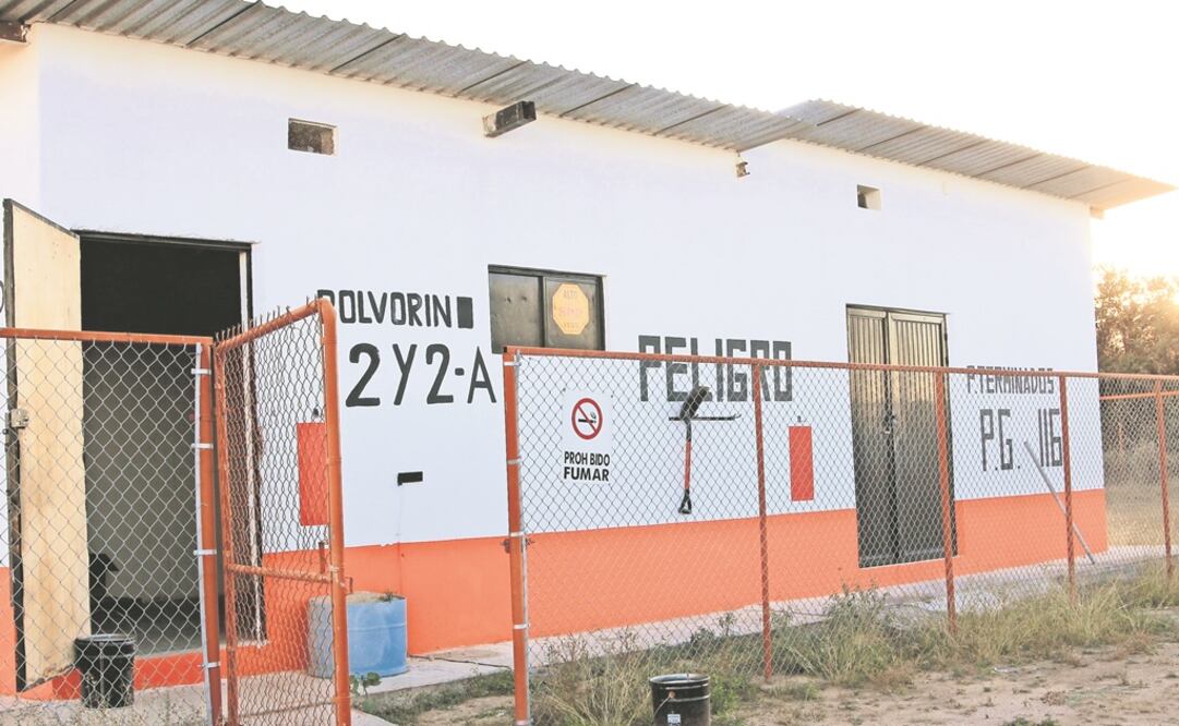 En San Luis Potosí existen tres fabricantes de pirotecnia autorizados por la Sedena, pero a nivel estatal son 20, afirma el cohetero Juan Bautista Medina. Foto: SERGIO MARÍN. EL UNIVERSAL