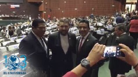 "Poncho" Lizárraga de El Recodo visita San Lázaro; "AMLO va muy bien", dice