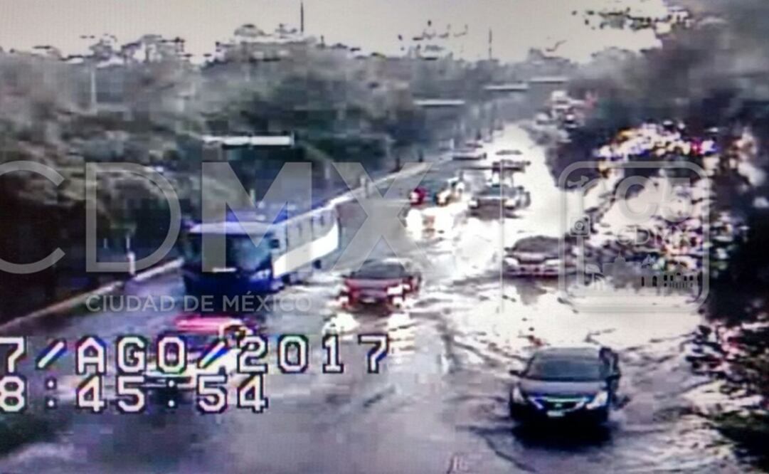 Encharcamiento en Avenida del Imán. (Foto: Twitter @ciudad_segura)