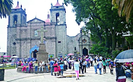 Mujeres acuden a la iglesia de San Antonio para pedir novio