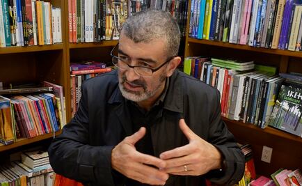 Naief Yehya se burla de sí mismo en libro