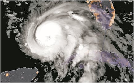 "Larry" avanza hacia el sur de Terranova, Canadá, todavía como huracán