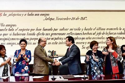 Reconocen trayectoria política del gobernador Graco Ramírez 