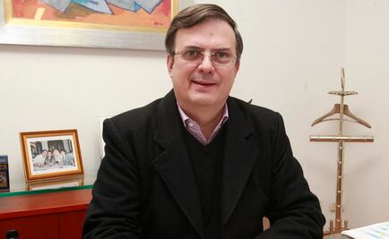 Reaparece Ebrard en Twitter; escribe sobre Trump