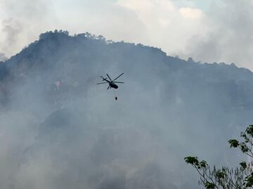 Incendio en Tepoztlán se intensifica por fuertes vientos; humo afecta la calidad del aire en Cuernavaca