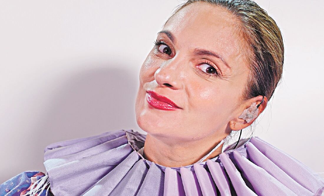 La cantante sorprendió en "¿Quién es la máscara?" al aparecer tras el disfraz de Ratón. TELEVISA