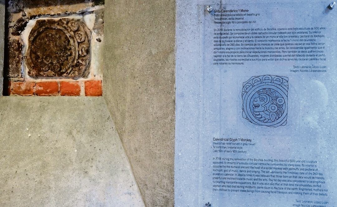 El relieve tallado sobre una losa circular de basalto gris y su cédula. Foto: INAH