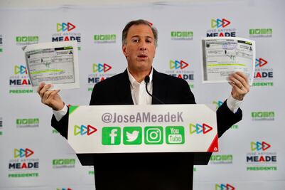 Chocan Meade y AMLO por propiedad de departamentos