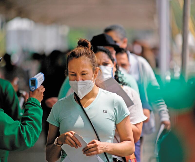 La Ciudad de México es la entidad con más personas vacuna-das, con 49% de su población mayor de 18 años inmunizada. Foto: ARCHIVO EL UNIVERSAL