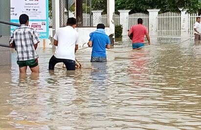 Lluvias por frente frío 8 en Pichucalco, Chiapas, dejan inundaciones y desbordamiento de ríos 