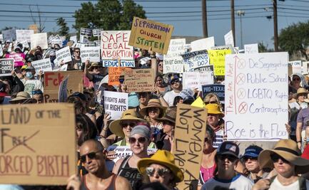 Contrario a EU, Chile incluye derecho al aborto en propuesta de nueva Constitución 