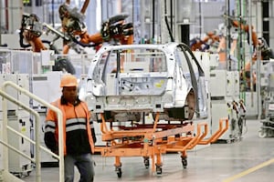 EU publica requisitos para reducir arancel a proveedores de acero y aluminio para vehículos; pide cumplir reglas de origen del T-MEC