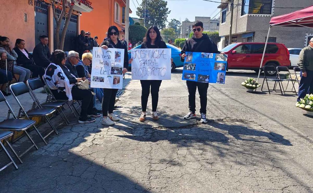 Entre el rugir de motocicletas despiden a Roberto Hernández; familiares exigen que el caso se investigue como homicidio doloso.
Foto: Juan Carlos Williams.