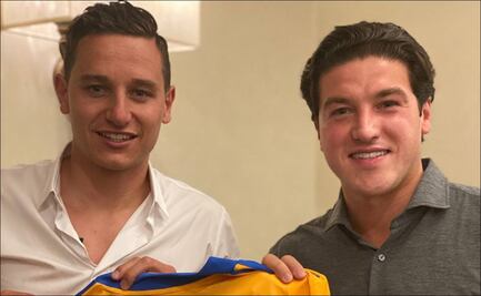 Samuel García le da la bienvenida a Florian Thauvin, nuevo refuerzo de Tigres