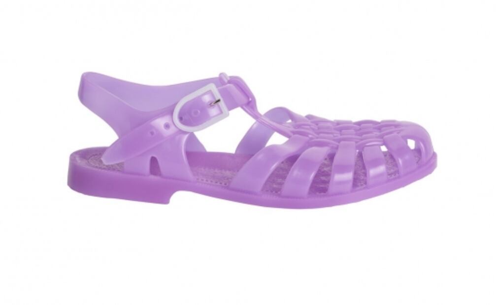 Alerta tendencia: los jelly shoes de plástico vuelven para arrasar en tu armario