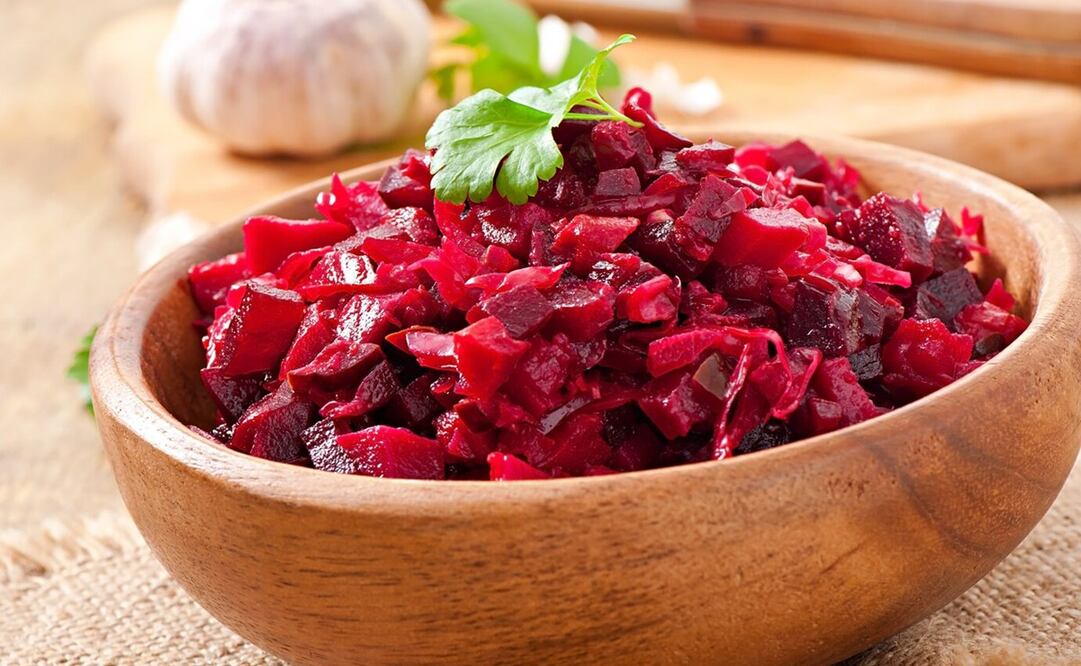 En esta Navidad, aprovecha los nutrientes del betabel. Foto: Freepik